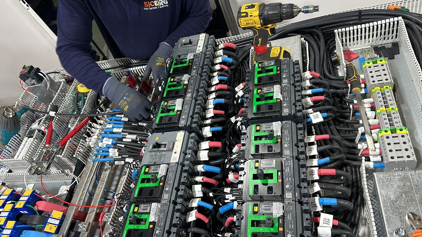 Tableros industriales fabricados por SICERG
